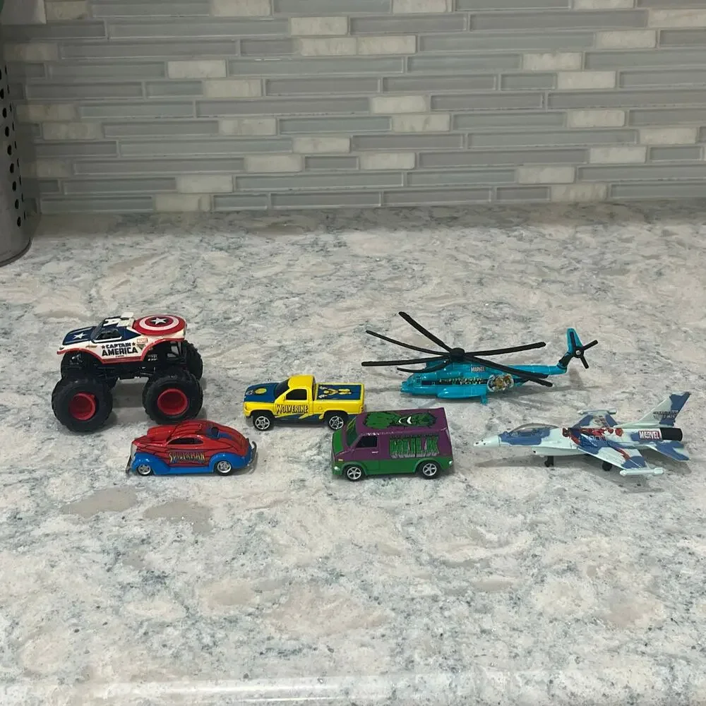 Marvel Diecast Lot Racing Champions Hot Wheels Spider-Man Hulk Wolverine Cap